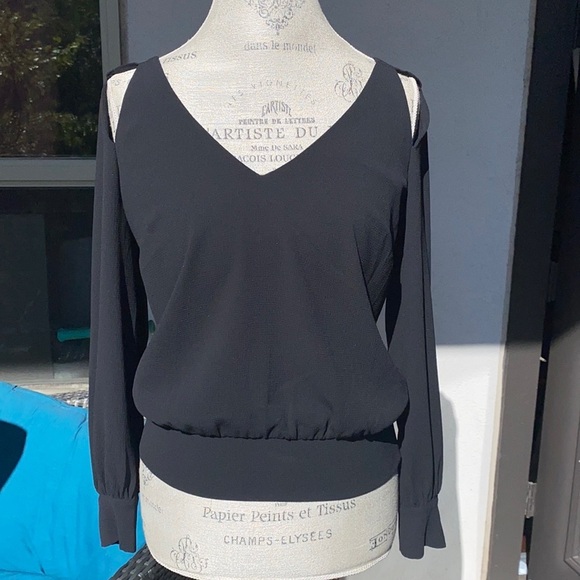 Bebe black longsleeve gold chain open back gold buttons womens blouse shirt XS​ - Picture 2 of 8